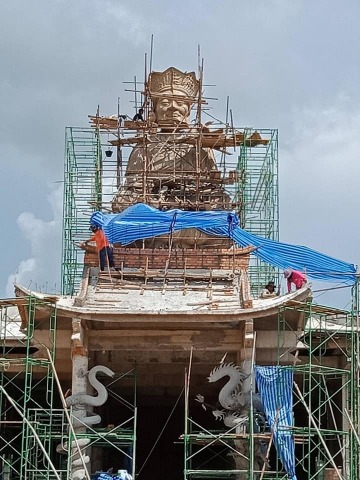 ผู้รับเหมาสร้างศาลเจ้าจีน